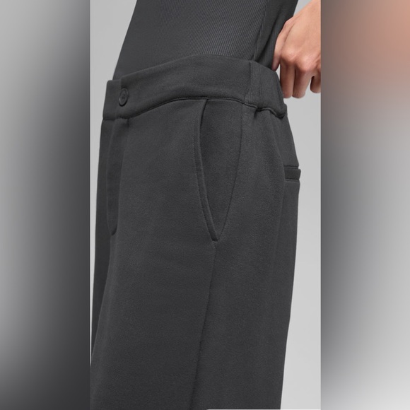 ALO Yoga Women’s gray Wide-Leg Sweatpants - Picture 4 of 13
